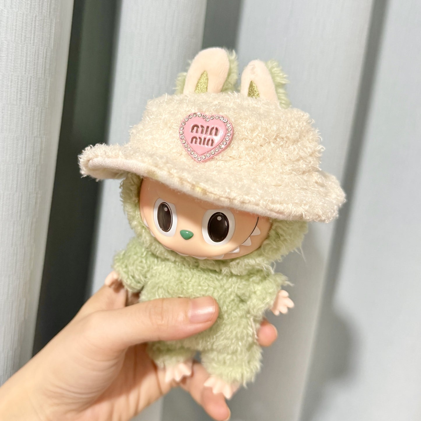 Labubu Clothing Second Generation Keychain Pendant Labubu Sitting Party White and Green Striped Sweater Set